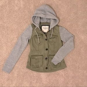 Abercrombie and Fitch Cargo Jacket Size Small EUC